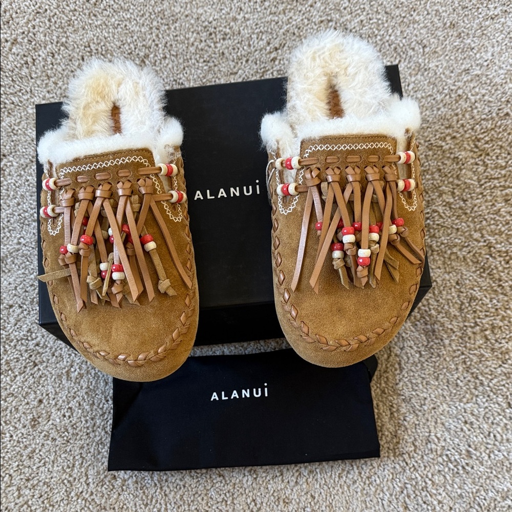 Woman’s Tan Moccasin Shoe’s size 10 mules